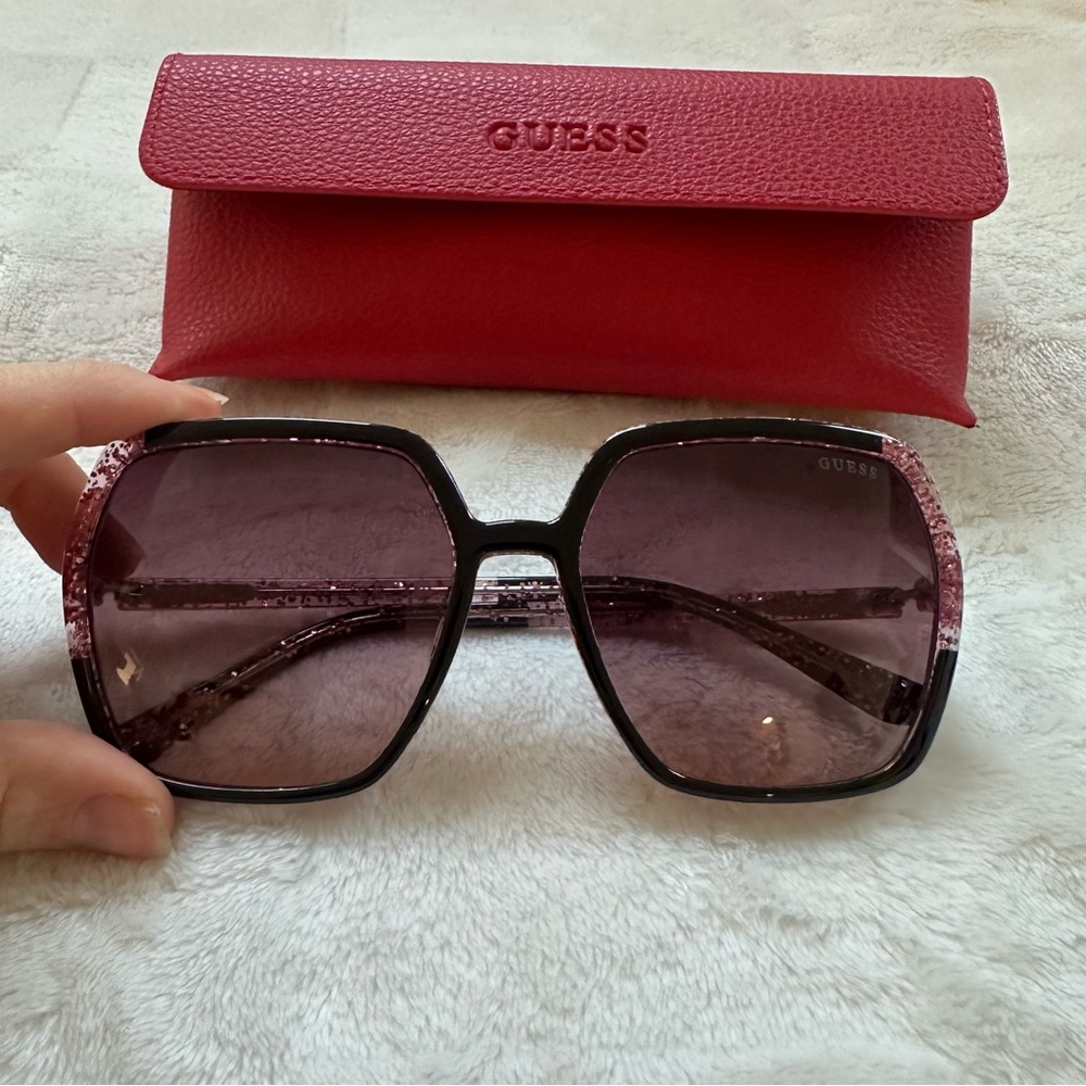NWT- Guess Oversized Sunglasses - Picture 13 of 14